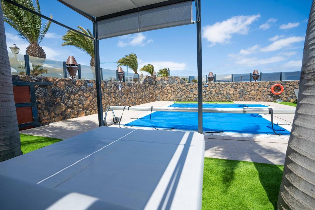 Sea Breeze Villas Lapa And Claca Playa Blanca  Exterior photo