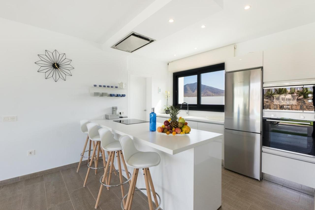 Sea Breeze Villas Lapa And Claca Playa Blanca  Exterior photo