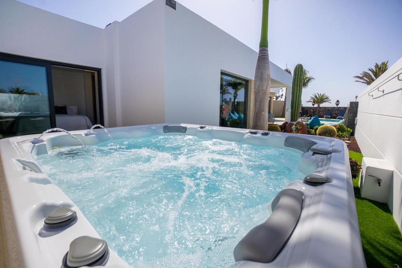 Sea Breeze Villas Lapa And Claca Playa Blanca  Exterior photo